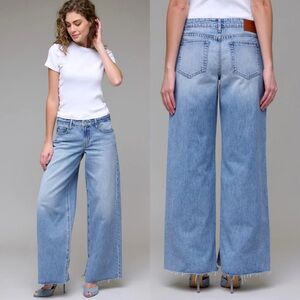 Hidden jeans size 28 wide leg